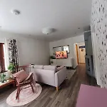 Cozy House Near The Center アパート